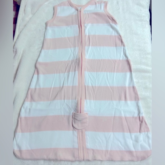 NWOT. Burt’s Bees - baby wearable blanket - 0-6 months - Picture 6 of 8